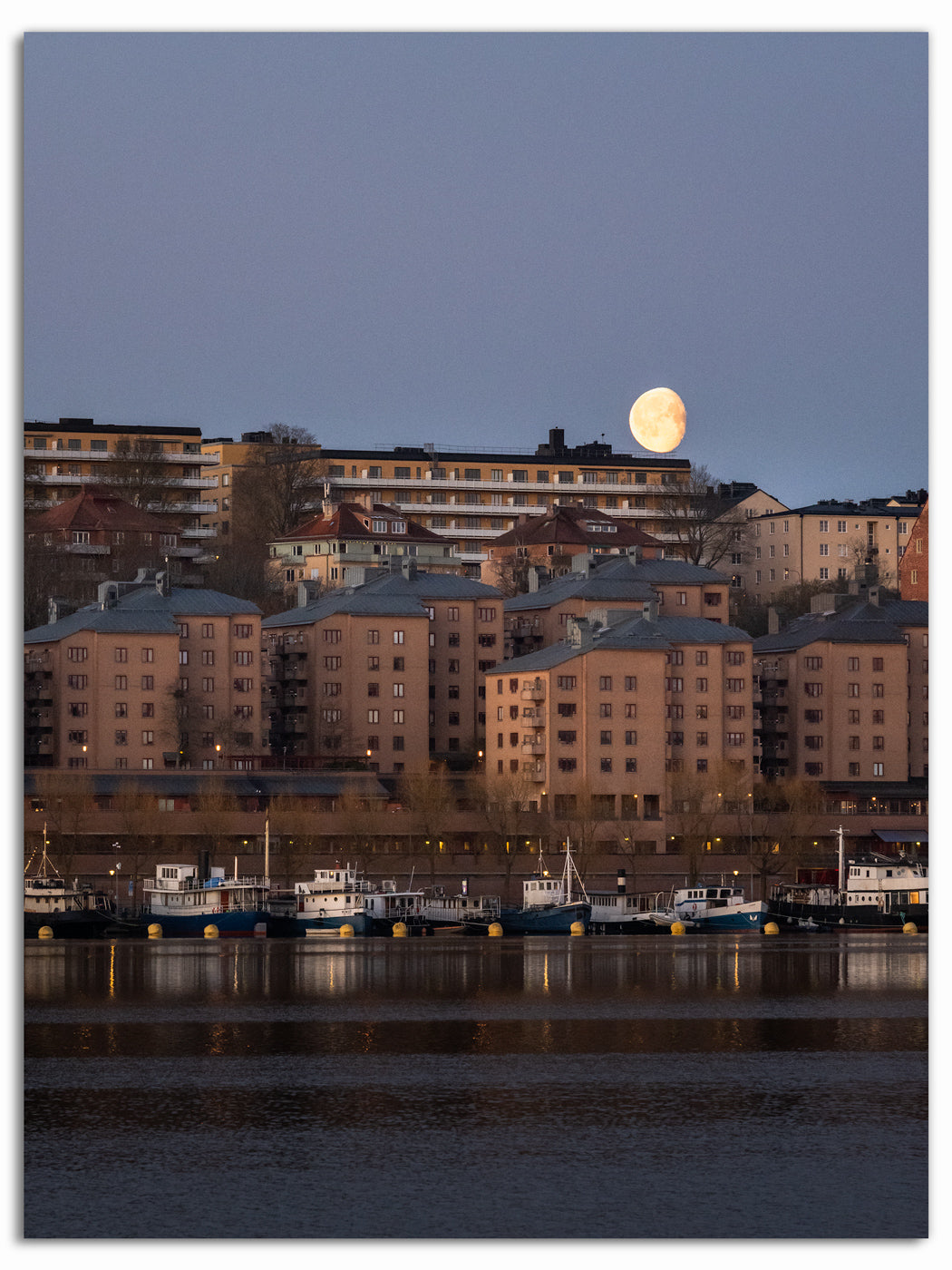 Månuppgång över Södermalm